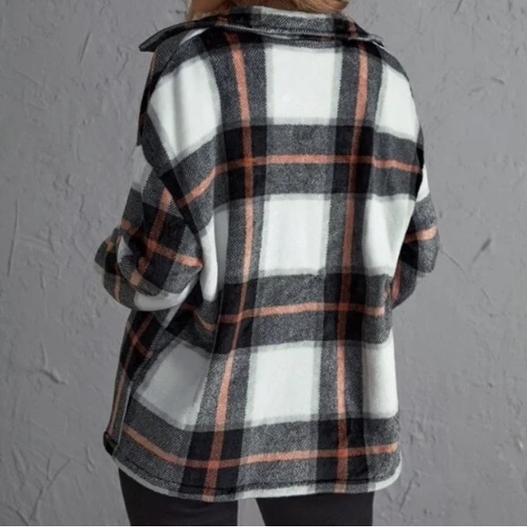 Cozy Plaid Boyfriend Jacket Oversized Shacket, Never Worn - Picture 3 of 4